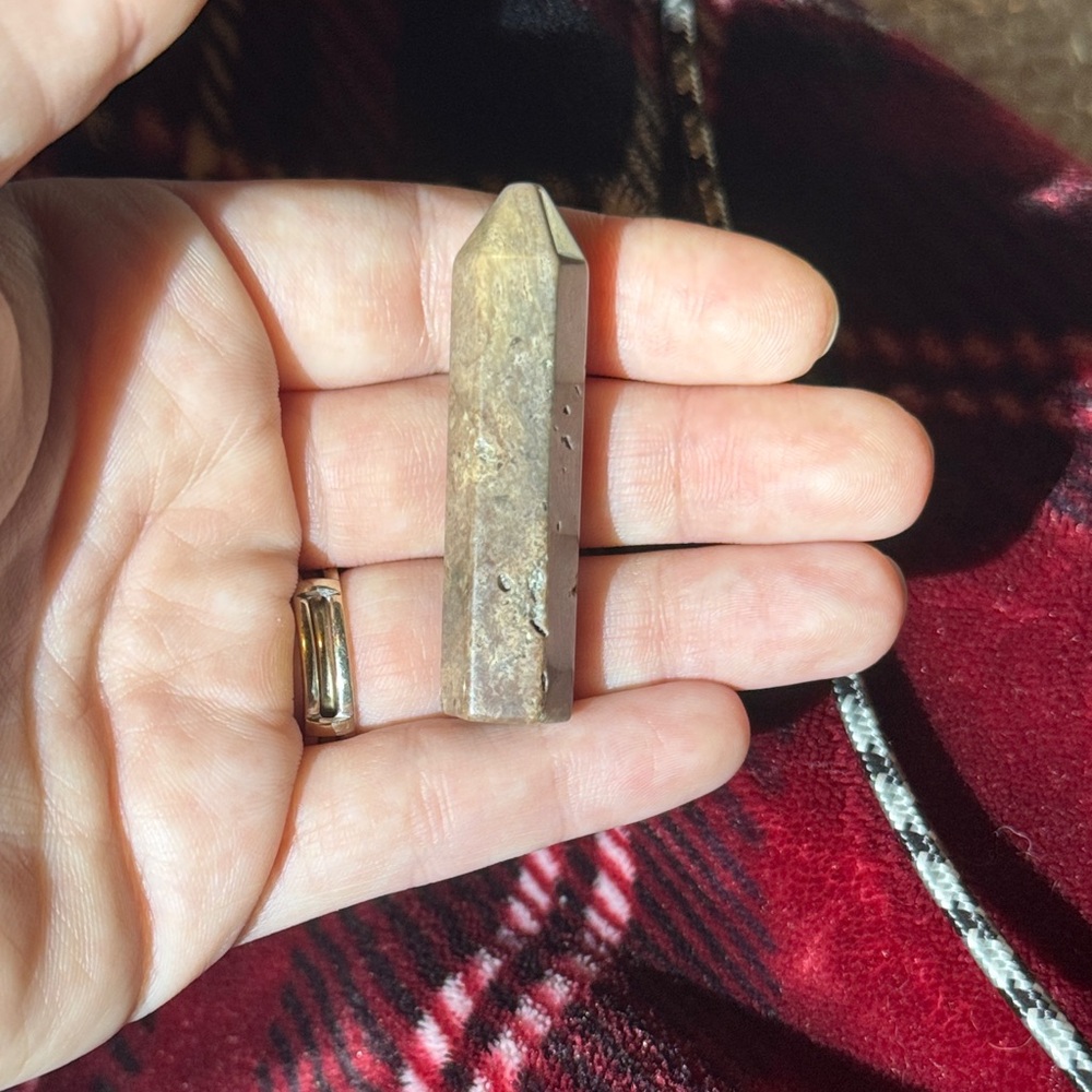 Natural crystal Double Point Tower Pair - Olive Green Gray - Picture 3 of 3